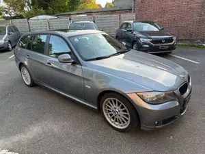 BMW 320 i Touring "Sport" -NAVI-XENON-AHK-PANO