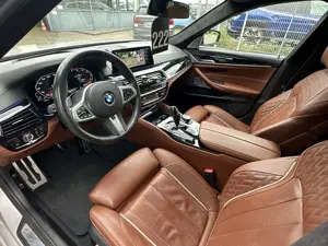 BMW 550 M550i xDrive INDIVIDUAL BW AHK St.Hzg TV LASER Bild 4