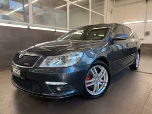 Skoda Octavia Combi RS DSG XENON LEDER 4xSHZ ALLWETTER