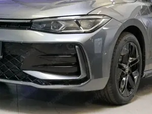 Volkswagen Passat Variant 1.5 TSI eHybrid R-Line AHK KAMERA Bild 5