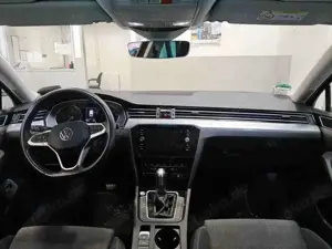 Volkswagen Passat Variant Business 2.0 TDI*NAVI*TEMP*XENON* Bild 5