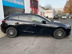 Mazda 3 Lim. 2.0 Sports-Line Navi Klima SHZ Head-UP Bild 4