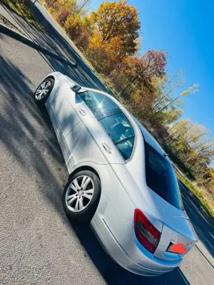 Mercedes-Benz C 180 Kompressor Automatik BlueEFFICIENCY Elegance Bild 4