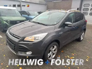 Ford Kuga TITANIUM / WINTERPAKET / KAMERA / PDC / NAVI