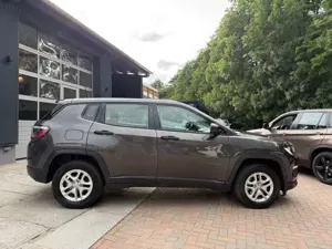 Jeep Compass Sport FWD Kamera 48tkm 8-Fach Tüv Neu Bild 4