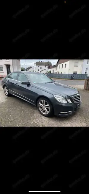 Mercedes-Benz E 220 E 220 CDI BlueEfficiency (212.002)