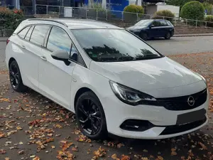 Opel Astra Astra K Sports Tourer Kombi 1.2 Ultimate