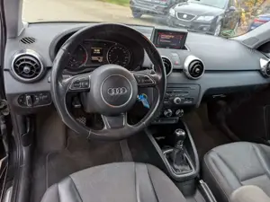Audi A1 ambition 1,6TDI S-Line, Alu 18",3-trg Bild 5