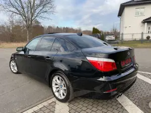 BMW 550 i Limousine/ Head- Up/ Soft- Close/ Glasdach Bild 3