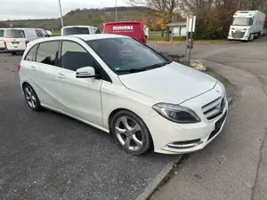 Mercedes-Benz B 200 CDI Motorschaden Bild 2