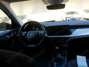 Skoda Kamiq Ambition1.0TSI LED AHK PDC Navi Alu Bild 5