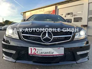 Mercedes-Benz C 63 AMG Coupe Performance*NEUWERTIGER ZUSTAND* Bild 3