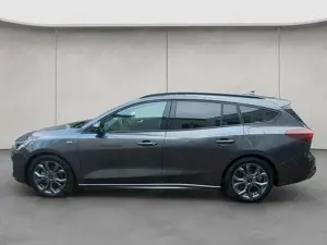 Ford Focus Turnier 1.0 EcoBoost Hybrid Aut. ST-LINE X Bild 2