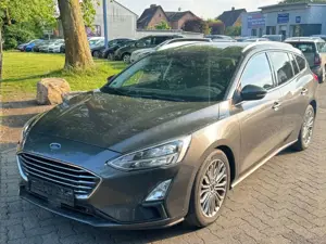 Ford Focus Turnier Titanium*AUTOMATIK*LED*NAVI*SHZ