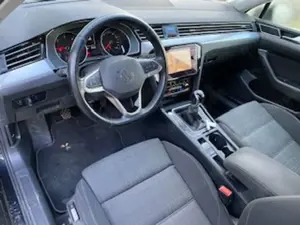 Volkswagen Passat Variant 2.0 TDI Business AHK/STAND-HZ/LED/NAVI+VZE/BUS.-P Bild 4