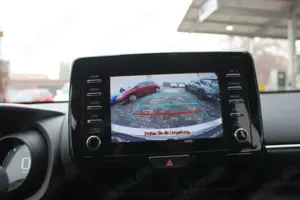 Toyota Yaris Hybrid Club Einparkhilfe hivo Relax Garantie Bild 2