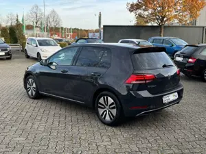 Volkswagen Golf e-Golf VII Lim. Automatik Navi LED 1.Hand Bild 5