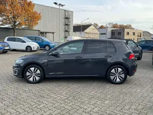 Volkswagen Golf e-Golf VII Lim. Automatik Navi LED 1.Hand Bild 4