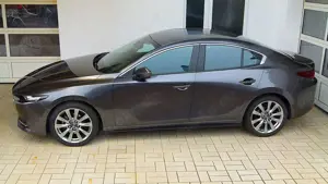 Mazda 3 SKYACTIV-X 2.0 SH-gepflegt, 8-fach, TÜV neu Bild 2