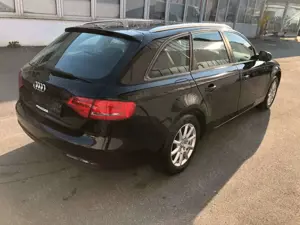 Audi A4 Avant Attraction Bild 4