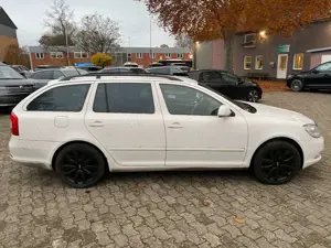 Skoda Octavia Combi 2,0 TDI Style Bild 2