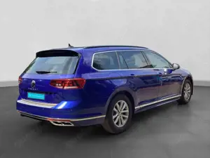 Volkswagen Passat Variant 2.0 TDI DSG R-LINE PANO NAVI AHK Bild 3