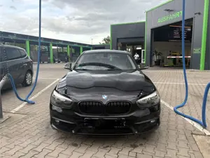 BMW 118 118 i* Top gepflegt*nur 60000 km* EZ 2018