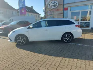 Toyota Auris Touring Sports 1.8 Hybrid Team D Bild 3