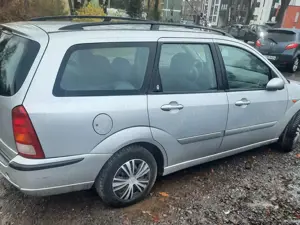 Ford Focus Focus Turnier Ghia Exclusiv