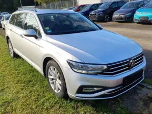 Volkswagen Passat Variant 2.0 TDI Business Navi*LED*ACC*RFK Bild 4