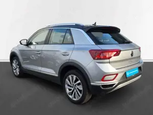 Volkswagen T-Roc 1,5 TSI DSG Style AHK Panorama IQDrive Beats Cam Bild 2
