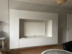 Wunderschöner funktionaler Wohnzimmerwandschrank