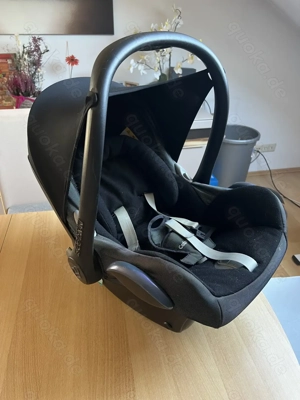 Maxicosi mit Halterung Isofix für Auto zu verschenken, gut erhalten