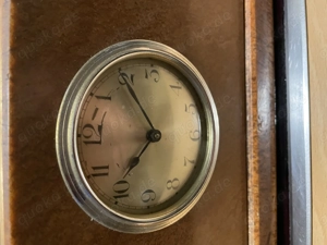 Tischuhr Art Deco aus Stein rötlich mechanisch  Bild 2