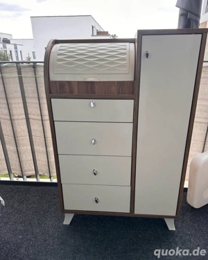 Schubladenschrank mit Rollklappe