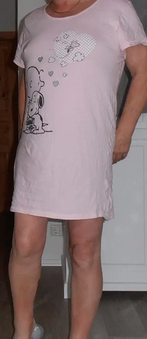  Er overt unten frei im Auto