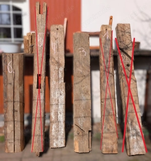 250 Jahre alter historscher Dachbalken Holzbalken Alt (2211)