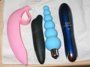 Sex-Toys - Spielzeug oder auch getragene sexy Höschen für dich. Lust drauf? Dann melde dich.