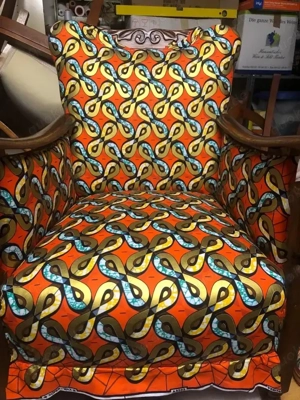 Wunderschöner vintage Sessel (ca. 20 Jahre alt), komplett neu renoviert und mit hochwertigem afrikan