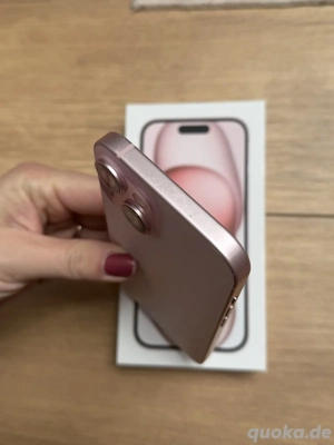 Apple iPhone 15 256GB neue smart phone mit verpakung und sehr guter Akku zustand 