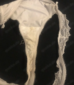 Getragene Slips in weiß 