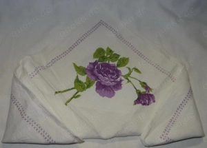TW Tischdecke Deckchen 41x42 Handarbeit Sticken Rose Leinen Weiß pink grün einwandfrei  Bild 2