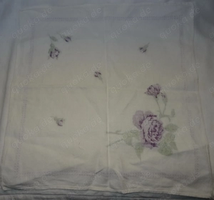 TW Tischdecke Deckchen 41x42 Handarbeit Sticken Rose Leinen Weiß pink grün einwandfrei  Bild 3