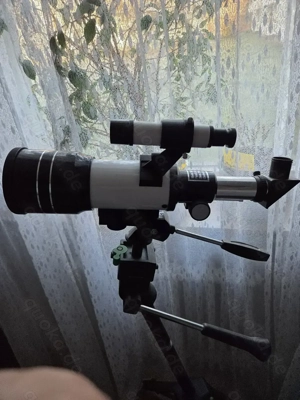 Ein Telescope  F30070M mit Einstellbare Fuss Stativ  ( Extra )