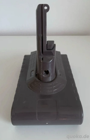 Dyson V8 SV10 215681 WDY21S2800 Li-ion Akku  3 x geladen