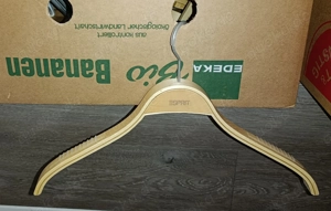 Kleiderbügel ESPRIT aus Holz zu VERSCHENKEN!!!