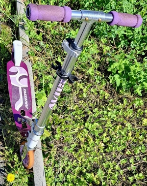 Roller Scooter AVIGO lila zusammenklappbar