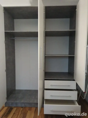 Kleiderschrank 