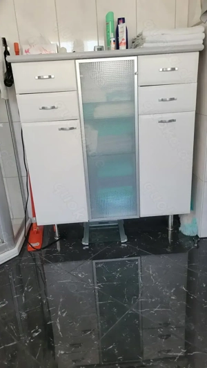 Kommode weiß hellgrau (Bad-Möbelstück)