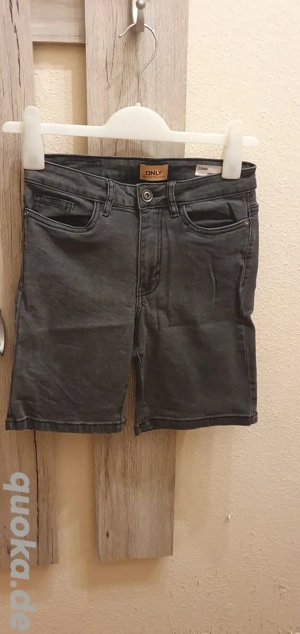 Dunkelgraue midwaist skinny Jeans shorts von ONLY Größe xs(34) 